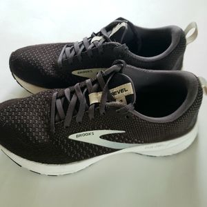 Women's Brooks Revel 4 running shoes size 7